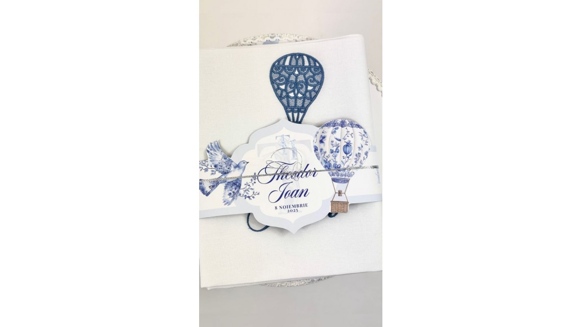 Trusou botez baietel Hot Air Balloon Blue Toile cu baloane de aer cald design elegant 17